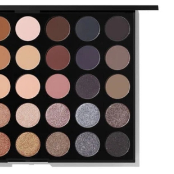 🎨🎉 MORPHE 35MI Magic Mirror Artistry
Palette New Essential artistry curation - Picture 3 of 13
